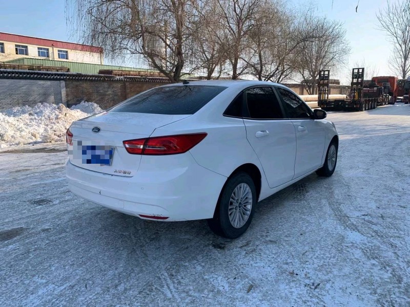 保定18年福特福克斯7