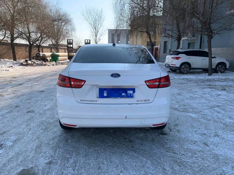 保定18年福特福克斯8