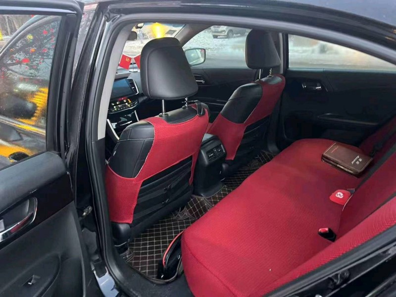 邢台17年本田雅阁5