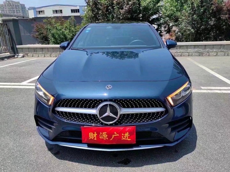 枣庄19年奔驰A1