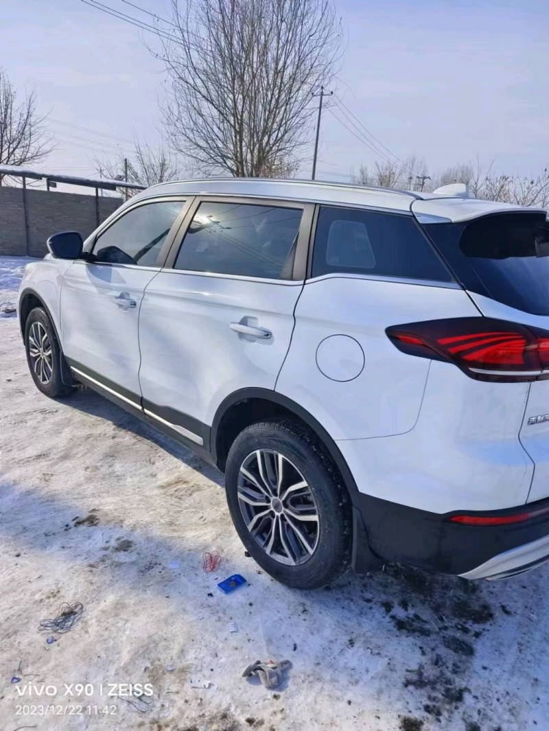 保定20年吉利博越7