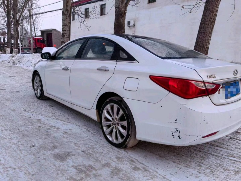 保定12年现代索纳塔八7