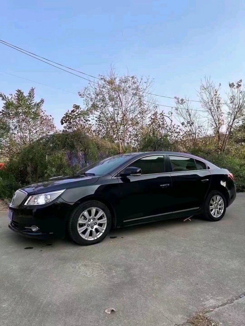 东营11年别克君越3