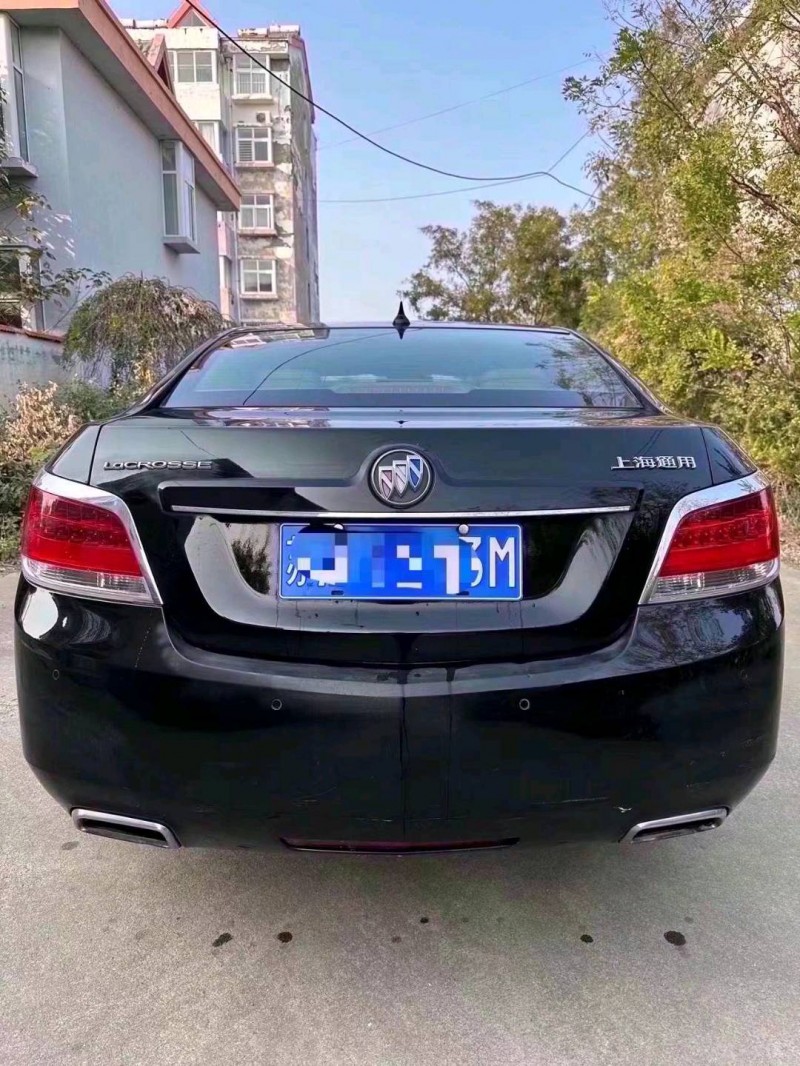 东营11年别克君越4