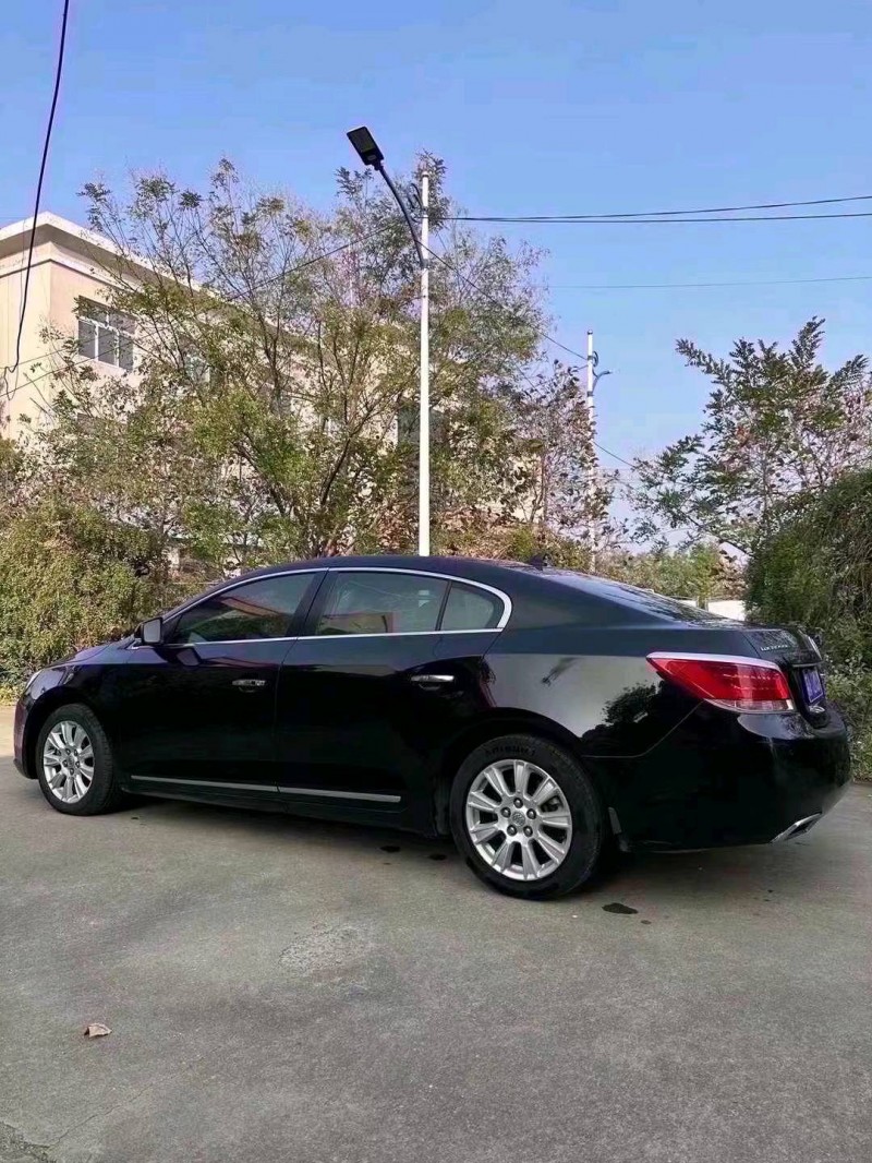 东营11年别克君越8