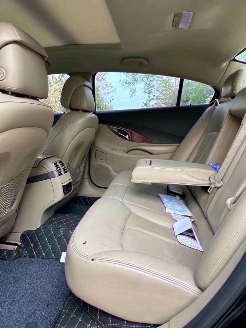 东营11年别克君越9