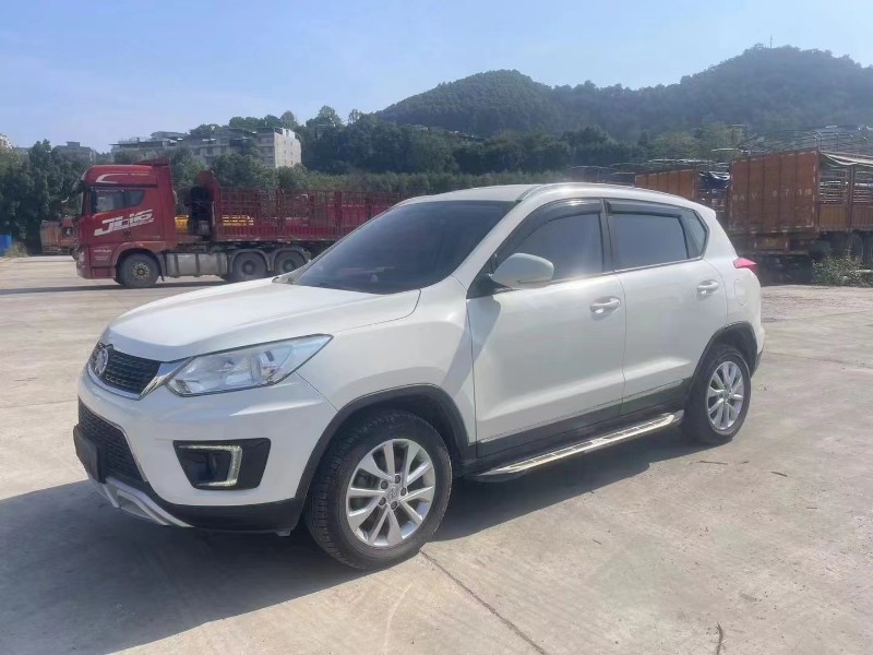 南宁17年北汽绅宝X353