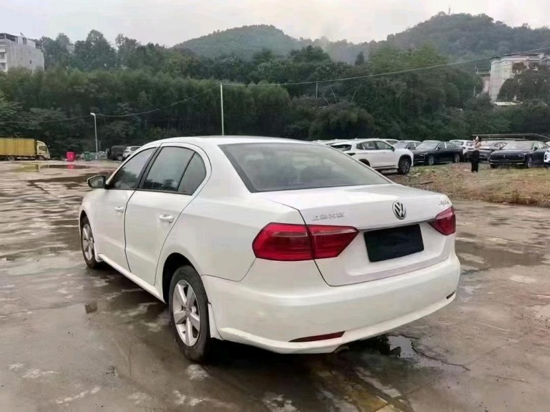 南寧16年大眾朗逸7