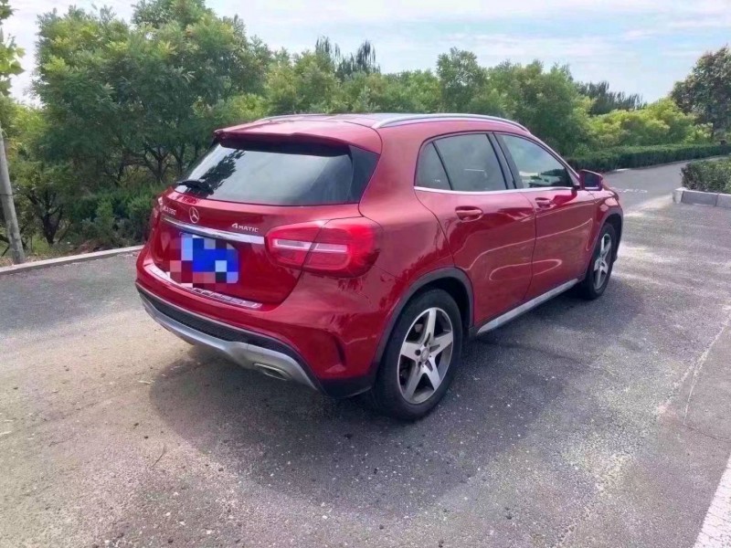 东营15年奔驰GLA4