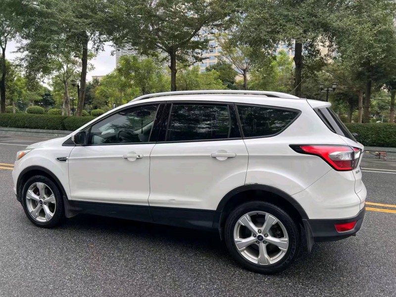 汕头17年福特翼虎7