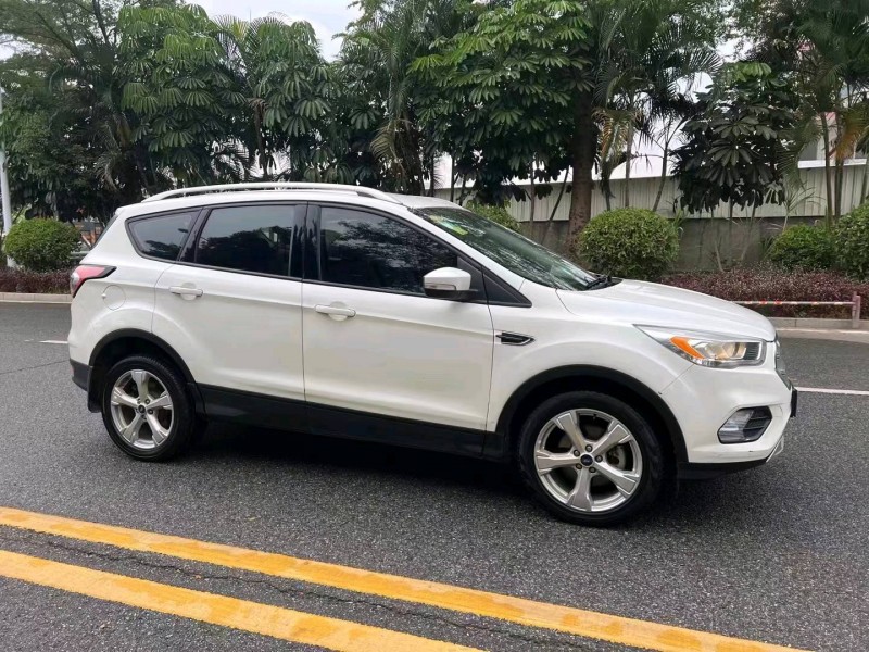 汕头17年福特翼虎9