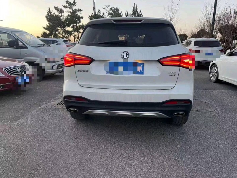 济宁19年名爵HS8