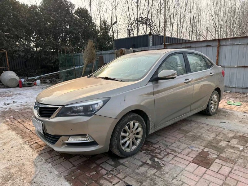 济宁17年长安汽车悦翔V73