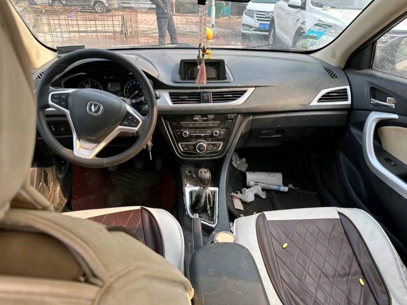 济宁17年长安汽车悦翔V74