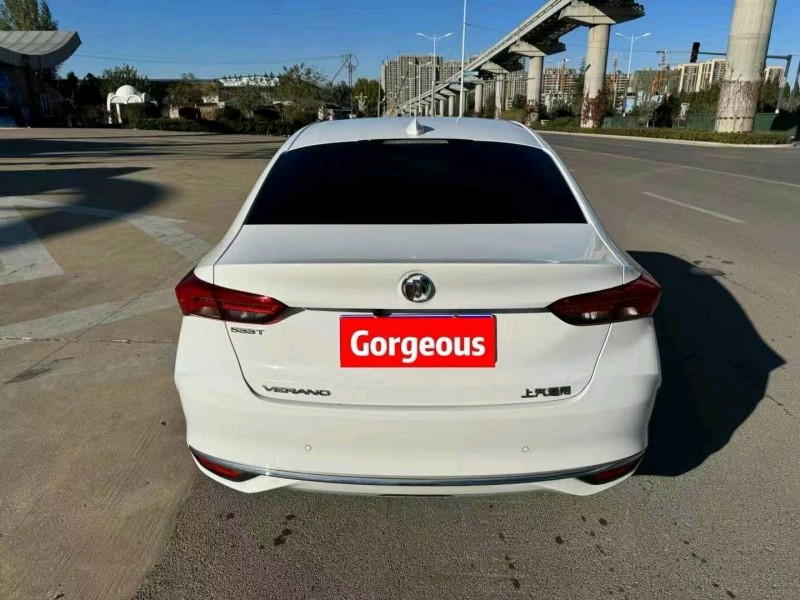 东营22年别克威朗2