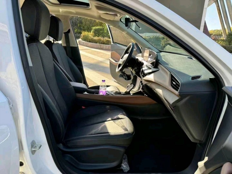 东营22年别克威朗5