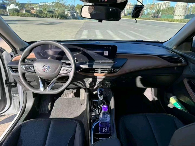 东营22年别克威朗6