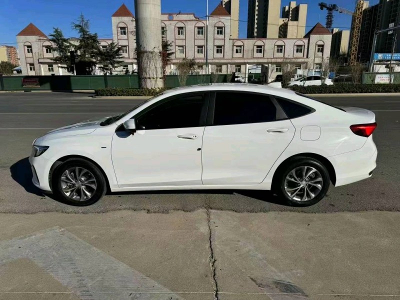 东营22年别克威朗7