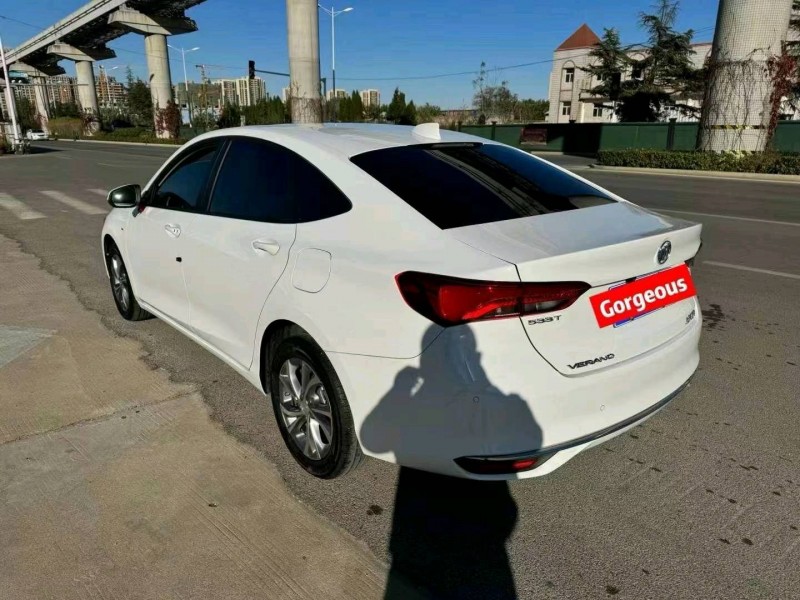 东营22年别克威朗9