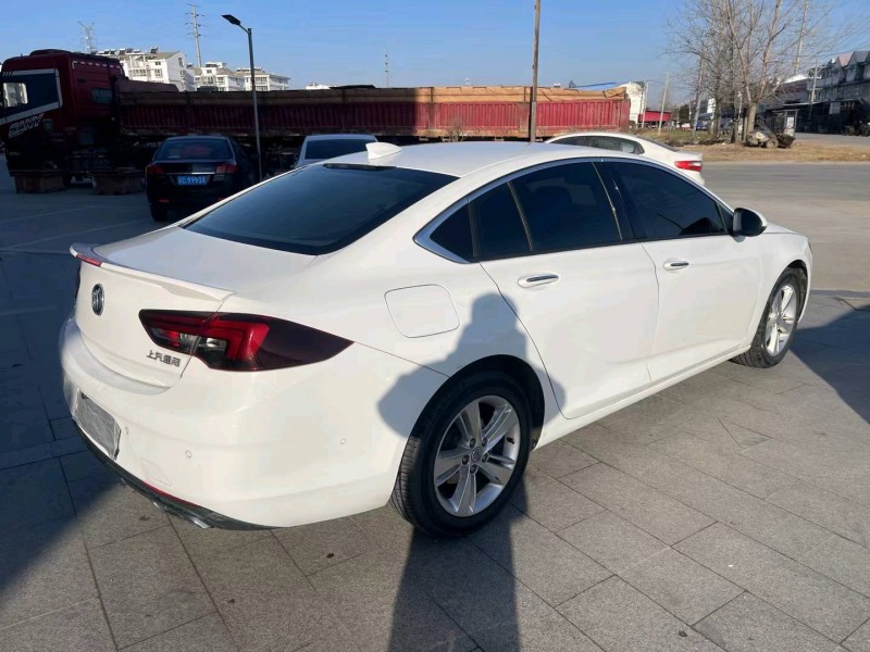 徐州19年别克君威8