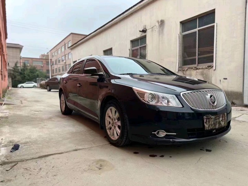 枣庄12年别克君越2