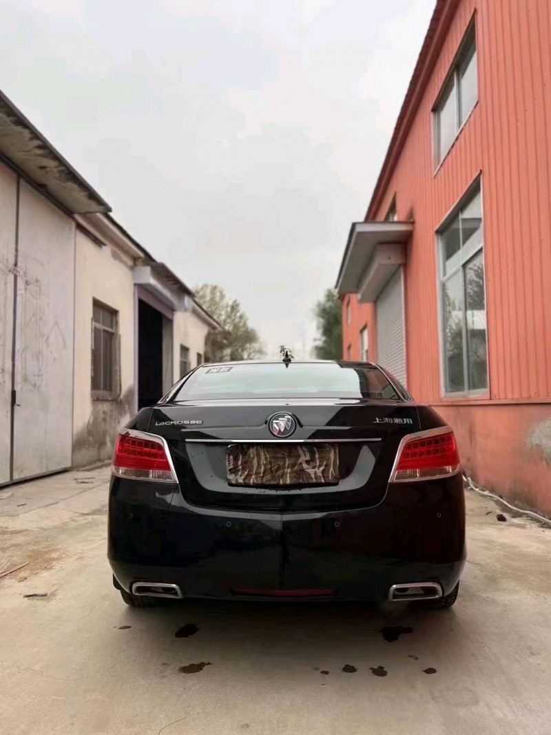 枣庄12年别克君越8