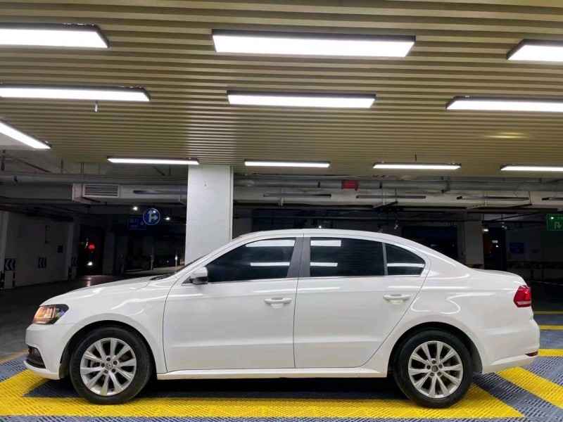 成都19年大众朗逸3