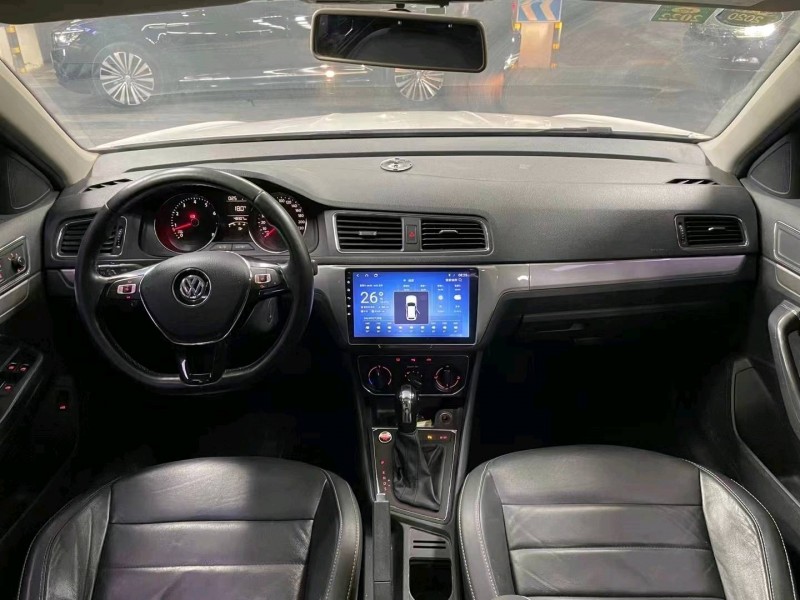 成都19年大众朗逸8