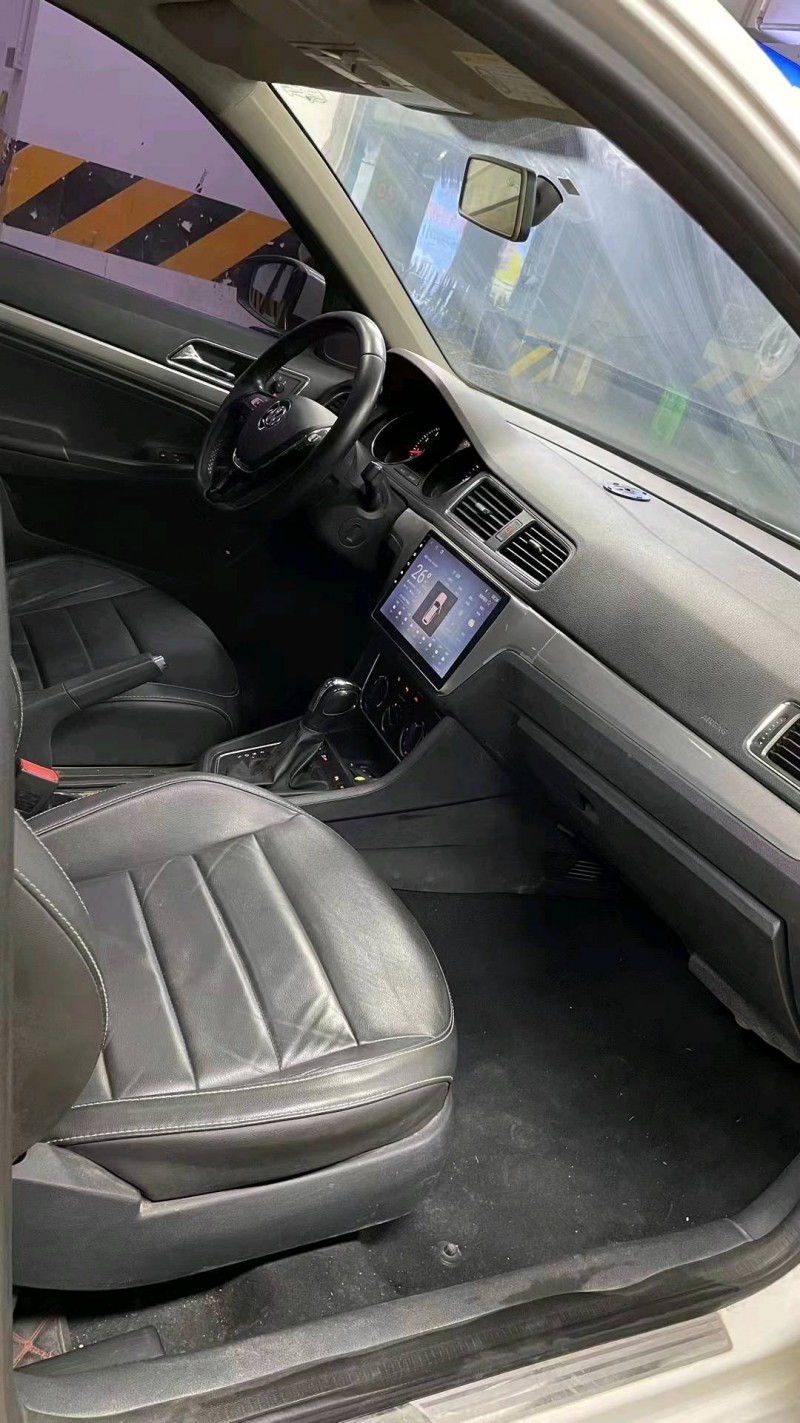 成都19年大众朗逸9