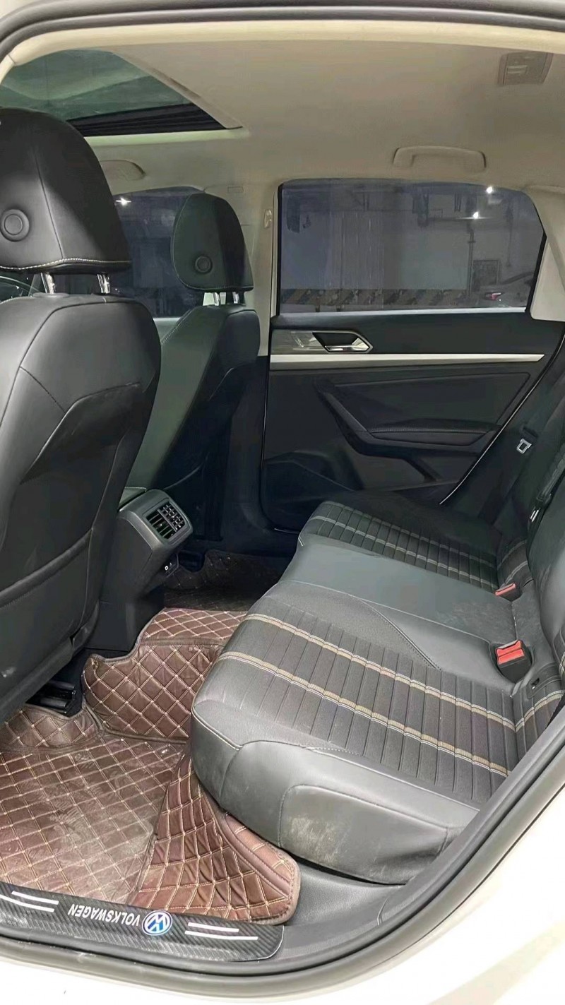 成都22年大众朗逸7