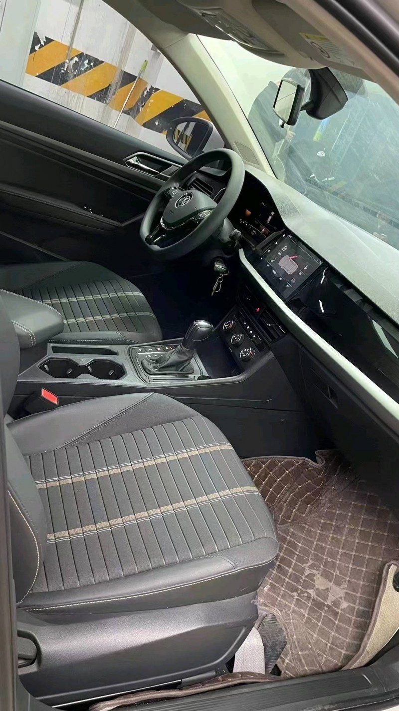 成都22年大众朗逸8