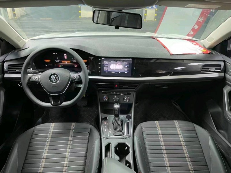 成都22年大众朗逸9