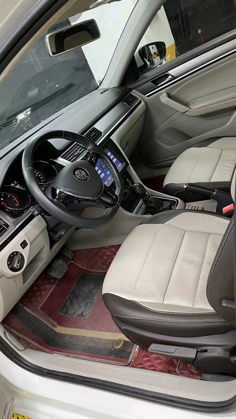 成都17年大众宝来7