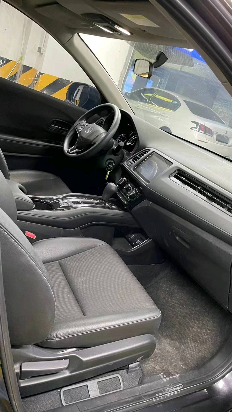 成都21年本田缤智8