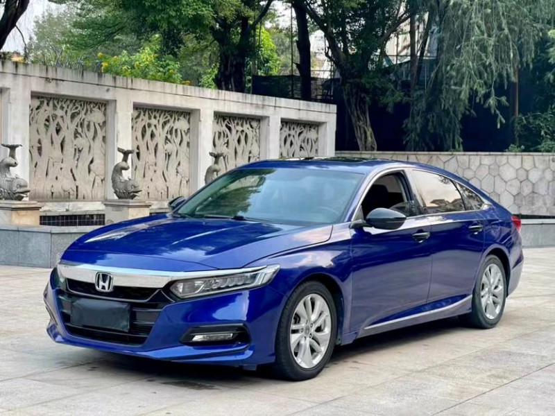 东莞18年本田雅阁3