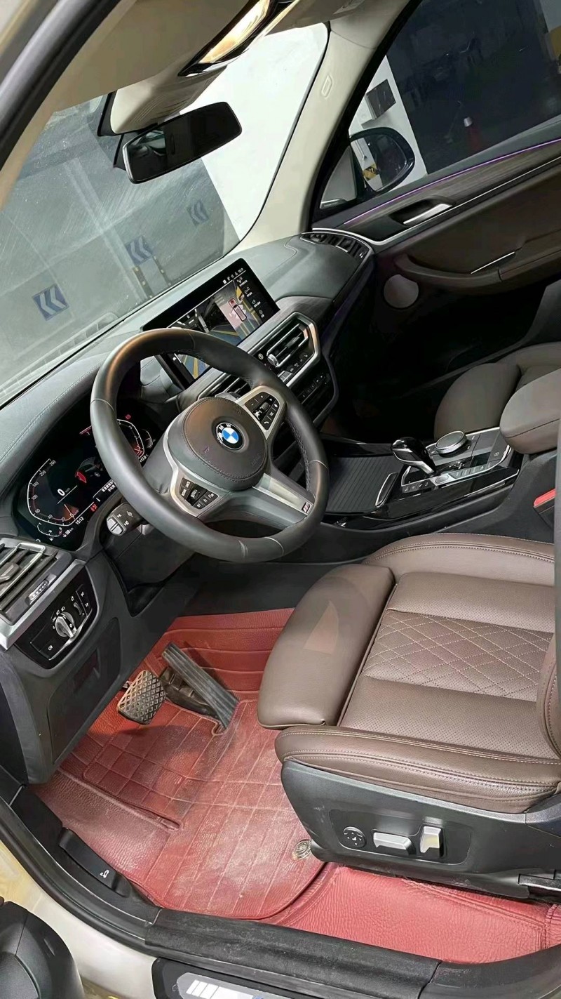 成都23年宝马X36