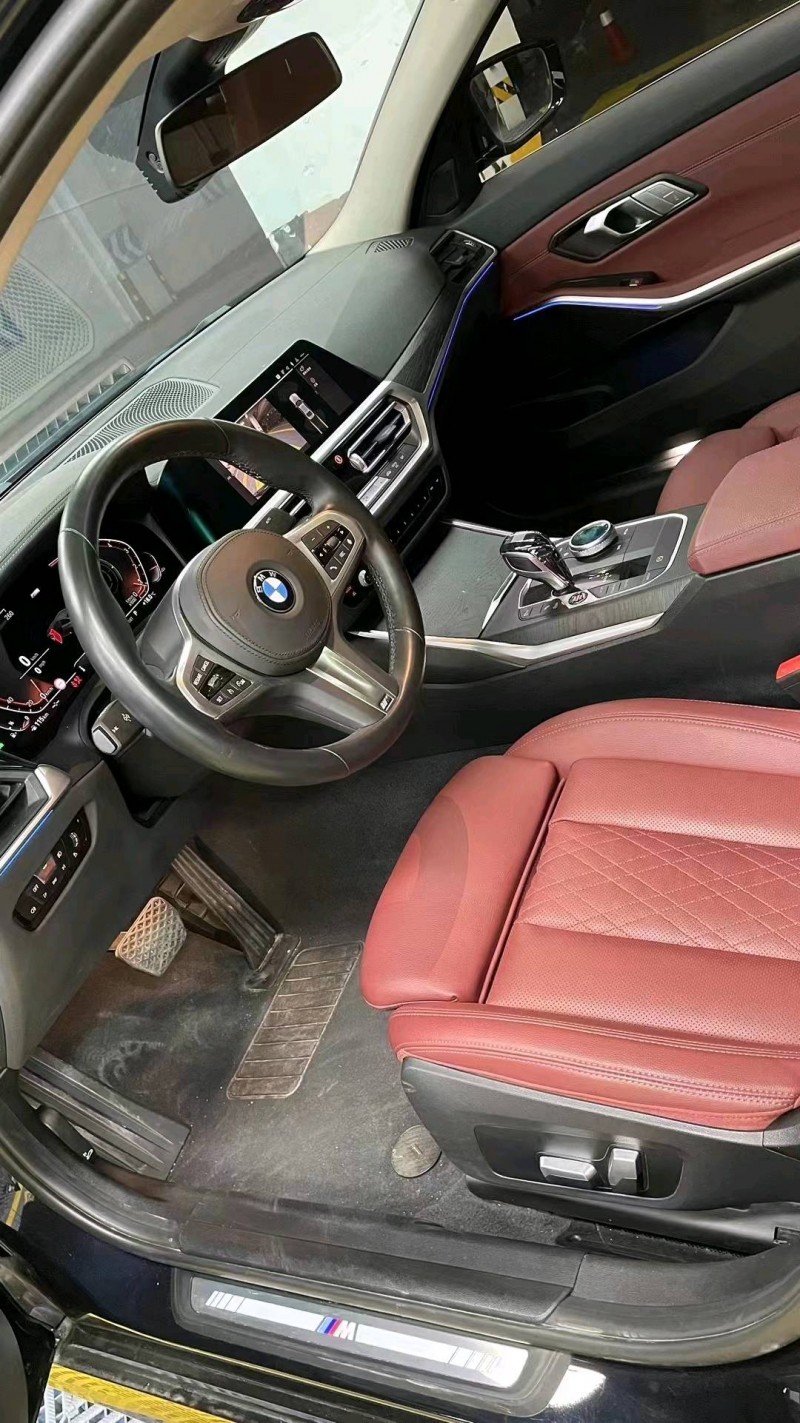 成都22年宝马3系6