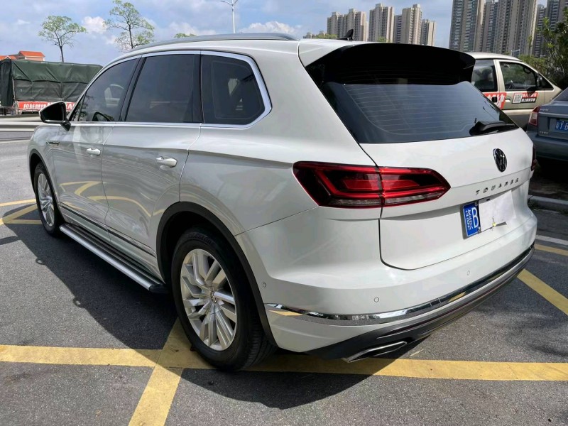 佛山19年大众途锐4