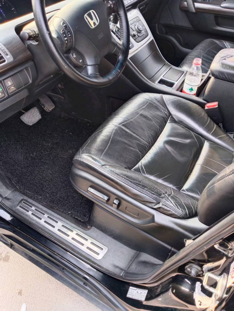 菏泽13年本田艾力绅7
