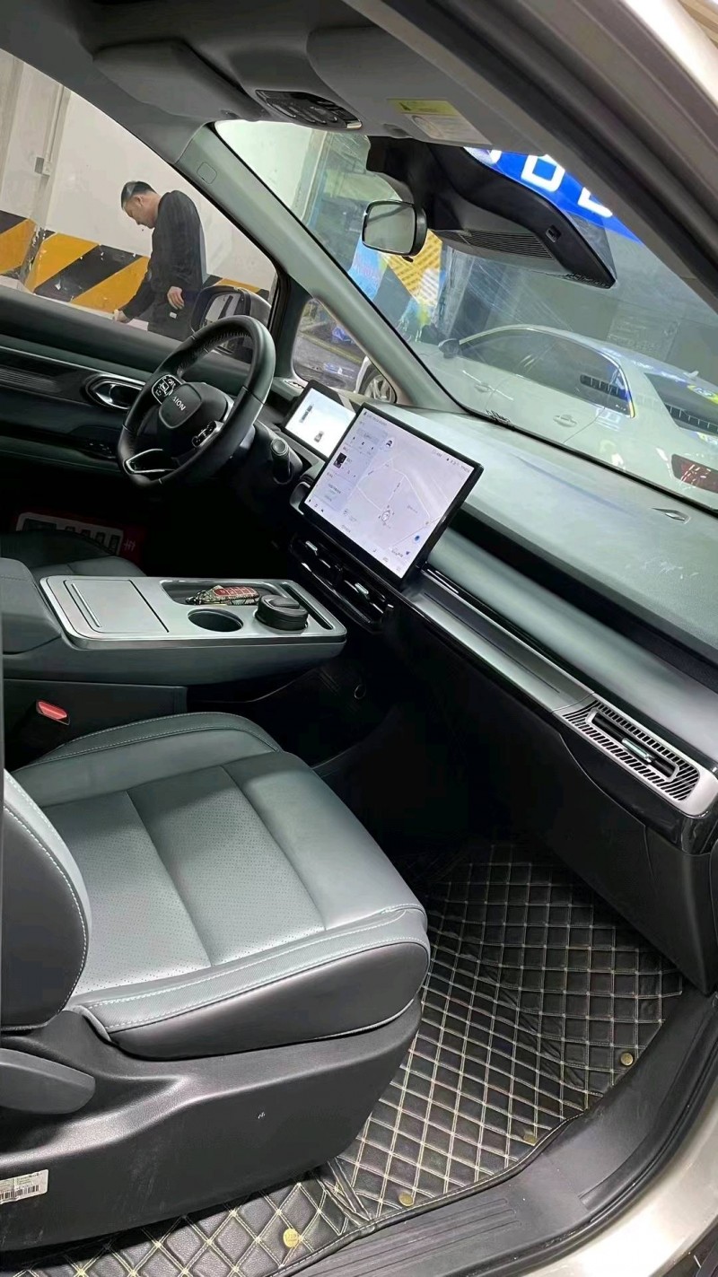 成都22年传祺埃安Y8