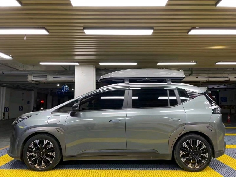 成都23年传祺埃安Y3