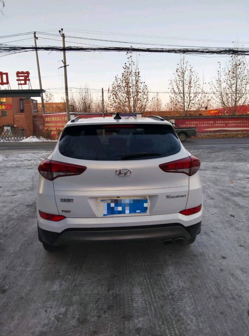 保定17年现代途胜9