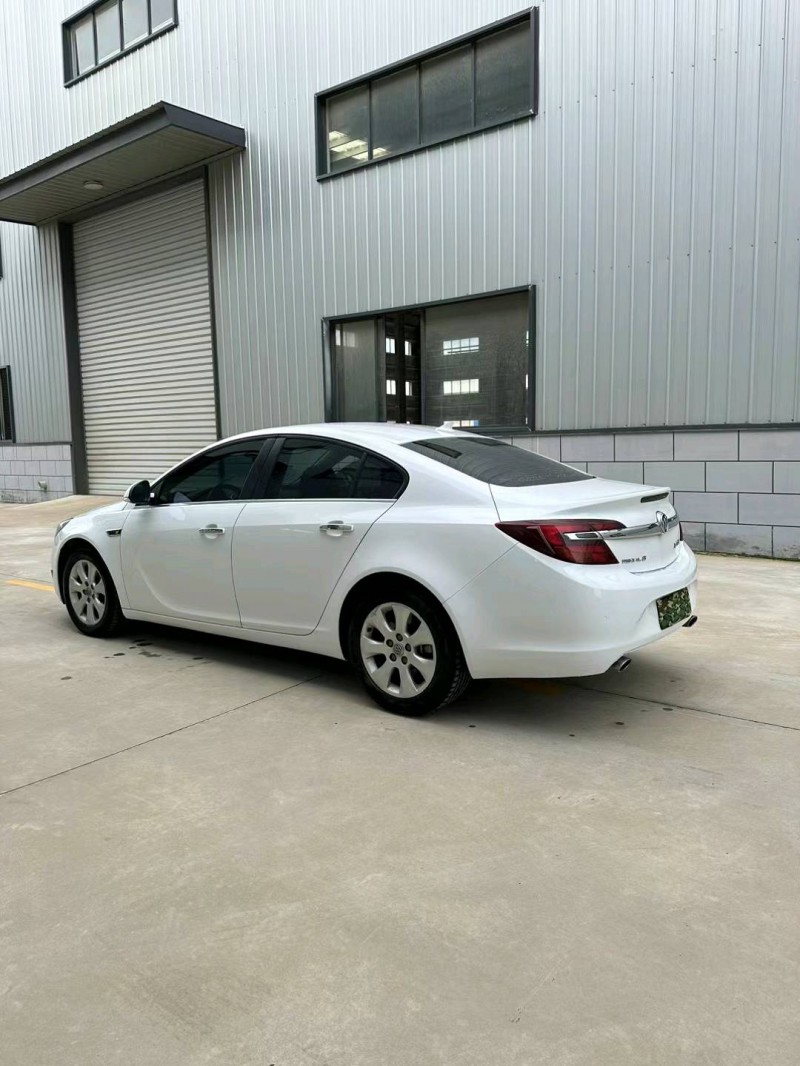 徐州17年别克君威8