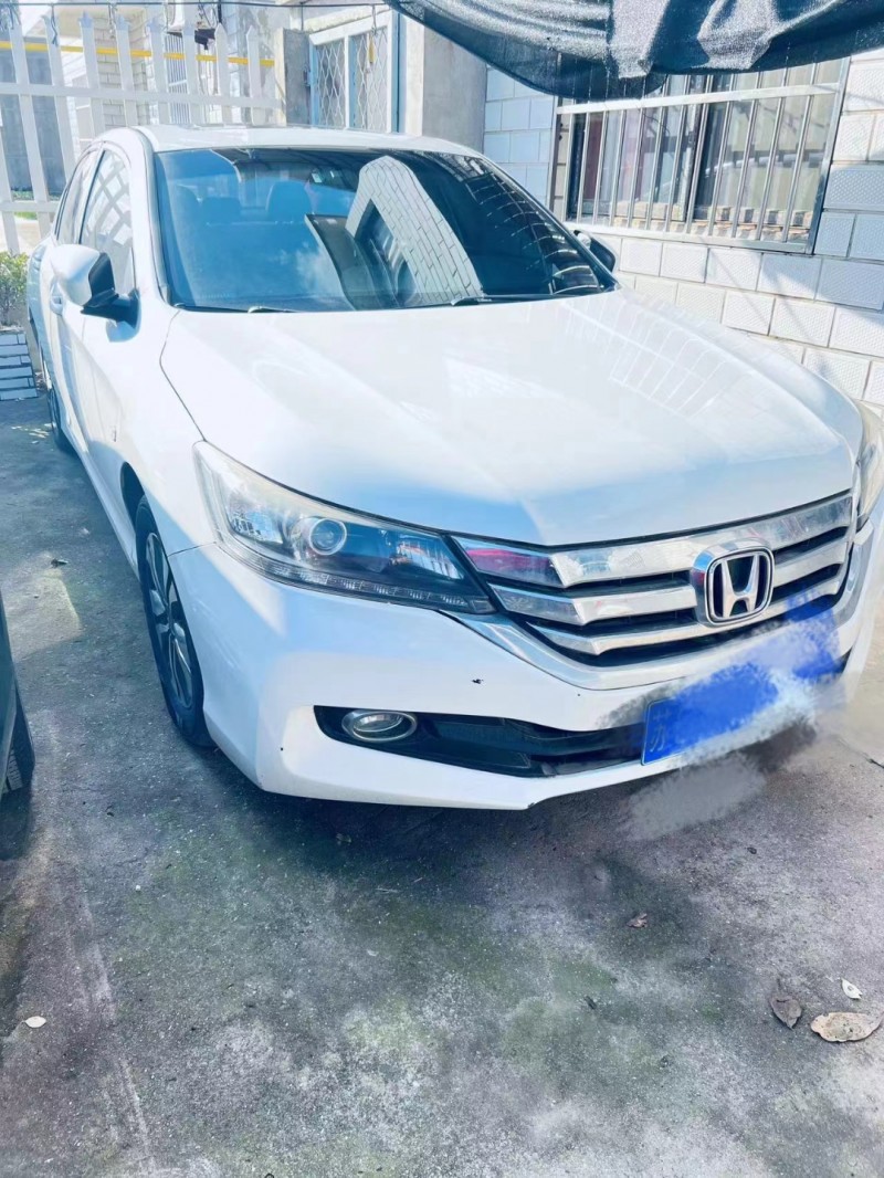 青岛15年本田雅阁2