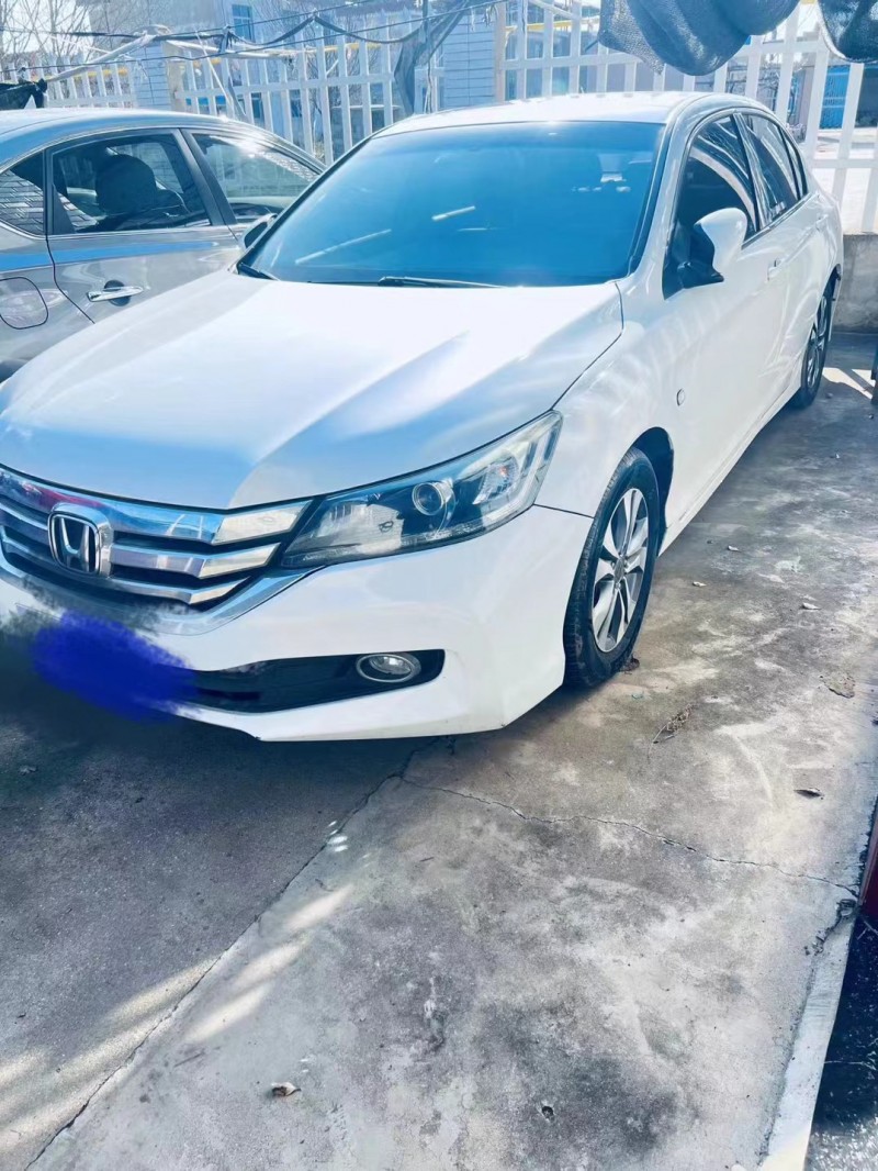 青岛15年本田雅阁3