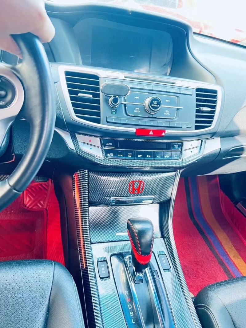 青岛15年本田雅阁5