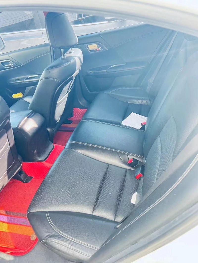 青岛15年本田雅阁6