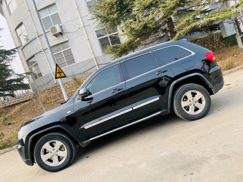 烟台12年Jeep大切诺基3