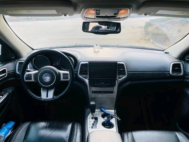 烟台12年Jeep大切诺基5