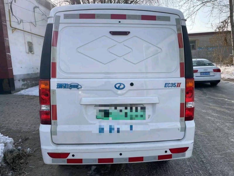 保定22年瑞驰EC35新能源9